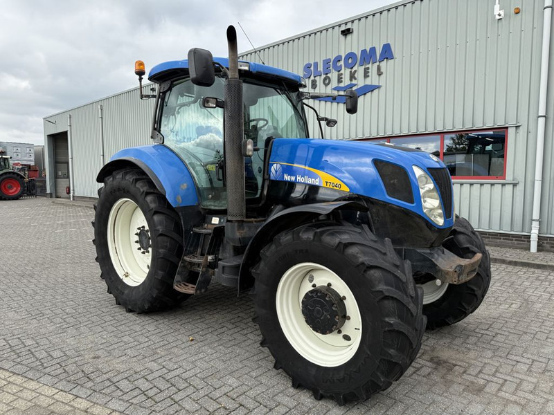 New Holland T7040 Power Command - Tractor: foto 4 New Holland T7040 Power Command - Tractor: foto 4