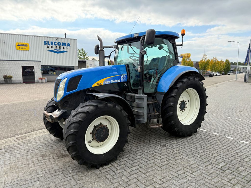 New Holland T7040 Power Command - Tractor: foto 1 New Holland T7040 Power Command - Tractor: foto 1