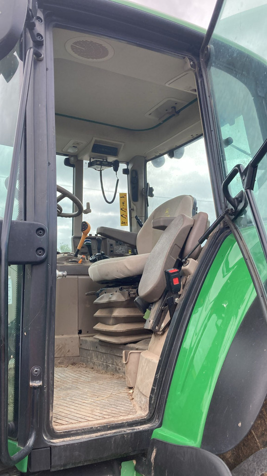 Tractor John Deer 6155M: foto 11