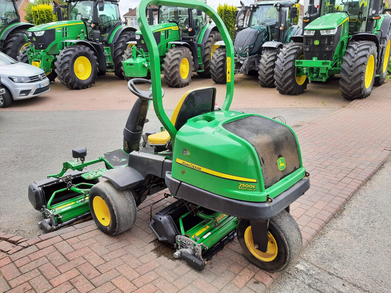 John Deere 2500E greens triple mower - Cortacésped: foto 5 John Deere 2500E greens triple mower - Cortacésped: foto 5