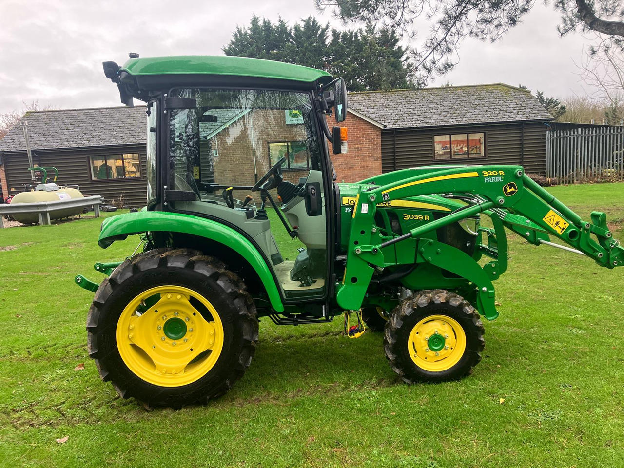 John Deere 3039R compact tractor - Mini tractor: foto 3 John Deere 3039R compact tractor - Mini tractor: foto 3