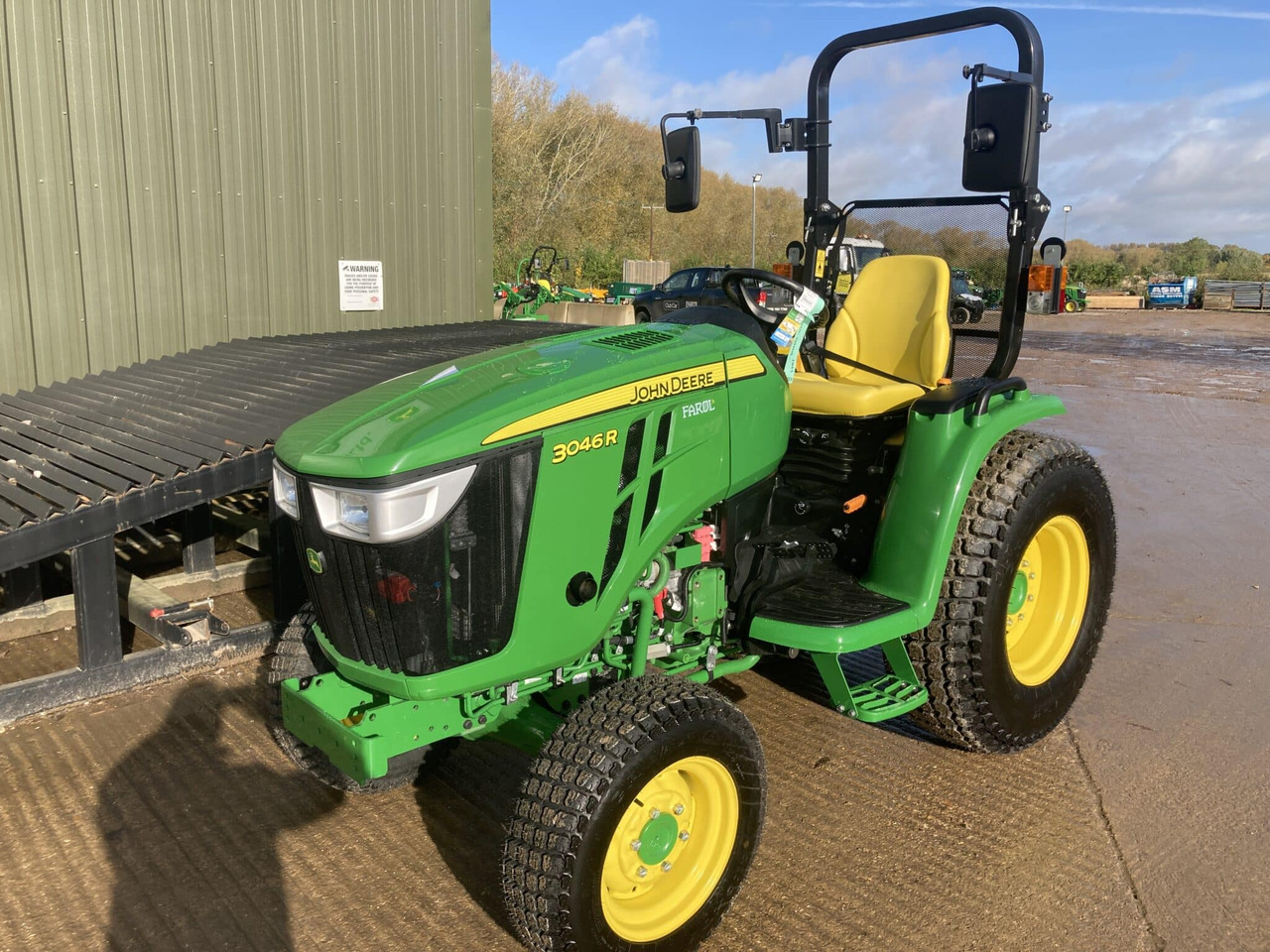 John Deere 3046R compact tractor - Mini tractor: foto 1 John Deere 3046R compact tractor - Mini tractor: foto 1