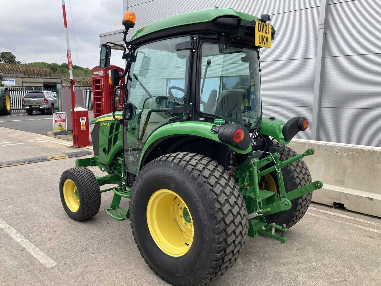 John Deere 4066R compact tractor - Mini tractor: foto 3 John Deere 4066R compact tractor - Mini tractor: foto 3