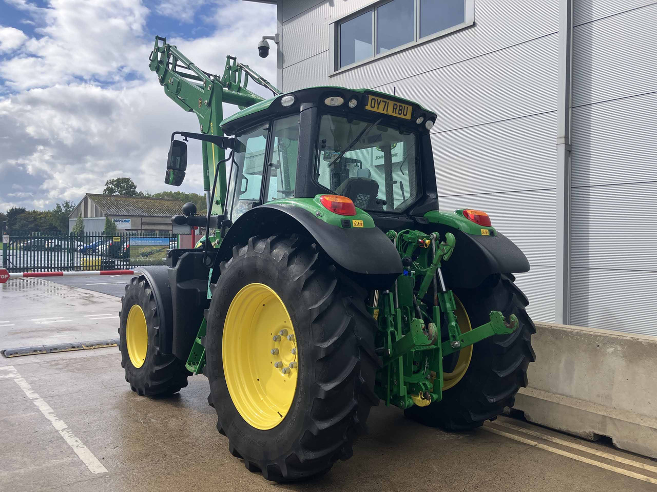 John Deere 6110M - Tractor: foto 3 John Deere 6110M - Tractor: foto 3