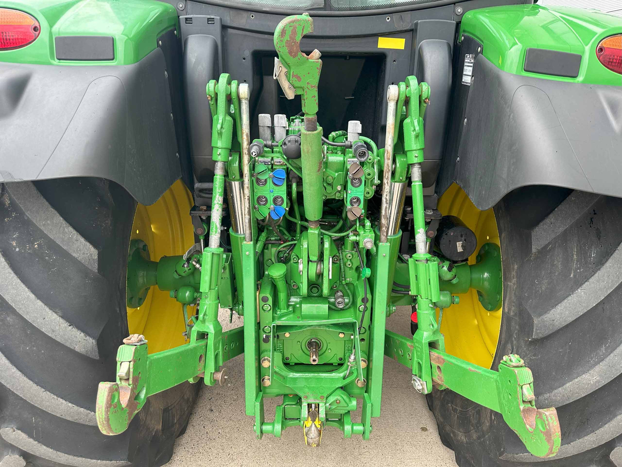 John Deere 6125R - Tractor: foto 4 John Deere 6125R - Tractor: foto 4