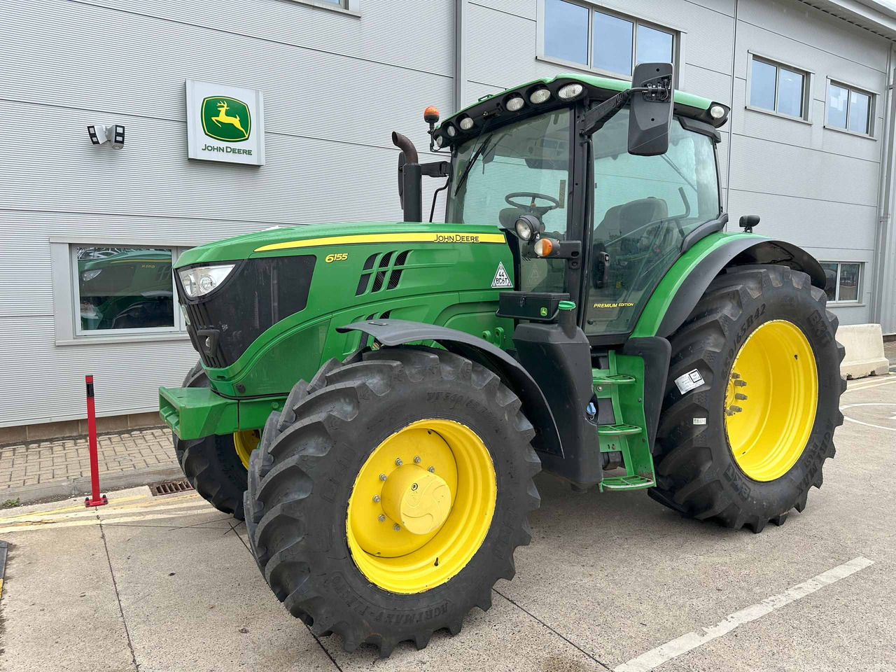 John Deere 6155R - Tractor: foto 1 John Deere 6155R - Tractor: foto 1