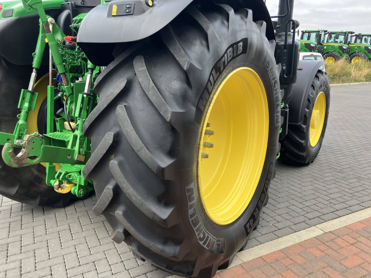 Tractor John Deere 6155R: foto 16