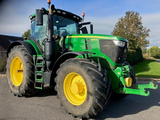 John Deere 6250R - Tractor: foto 1 John Deere 6250R - Tractor: foto 1