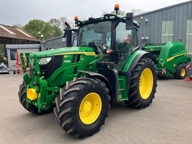 John Deere 6R 150 - Tractor: foto 1 John Deere 6R 150 - Tractor: foto 1