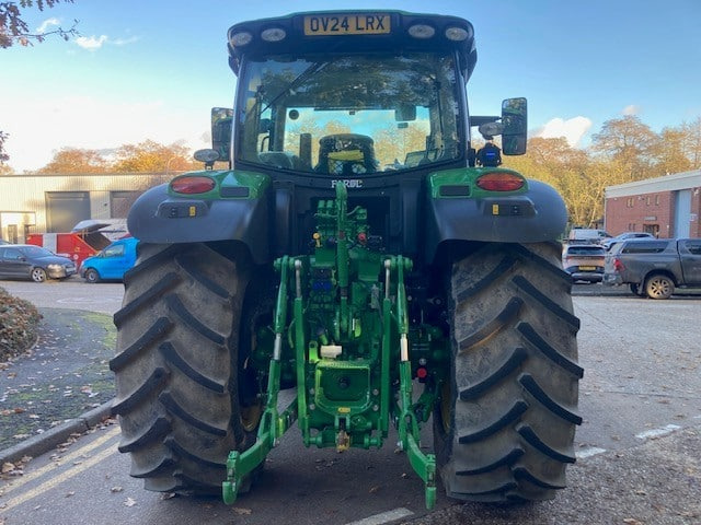 John Deere 6R 185 - Tractor: foto 4 John Deere 6R 185 - Tractor: foto 4