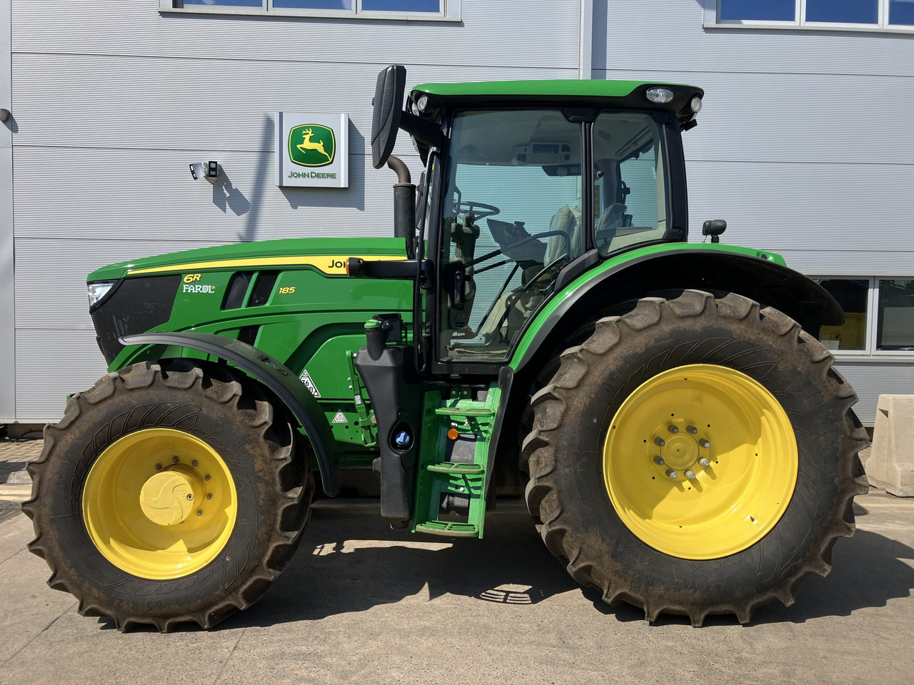 John Deere 6R 185 - Tractor: foto 2 John Deere 6R 185 - Tractor: foto 2