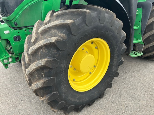 John Deere 6R 195 - Tractor: foto 2 John Deere 6R 195 - Tractor: foto 2