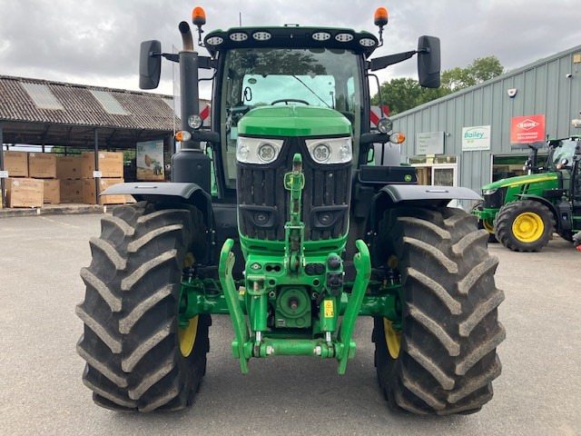 John Deere 6R 195 - Tractor: foto 4 John Deere 6R 195 - Tractor: foto 4