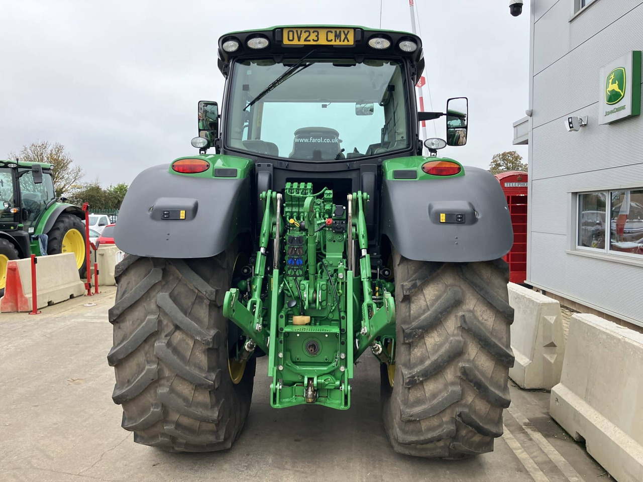 John Deere 6R 195 - Tractor: foto 3 John Deere 6R 195 - Tractor: foto 3