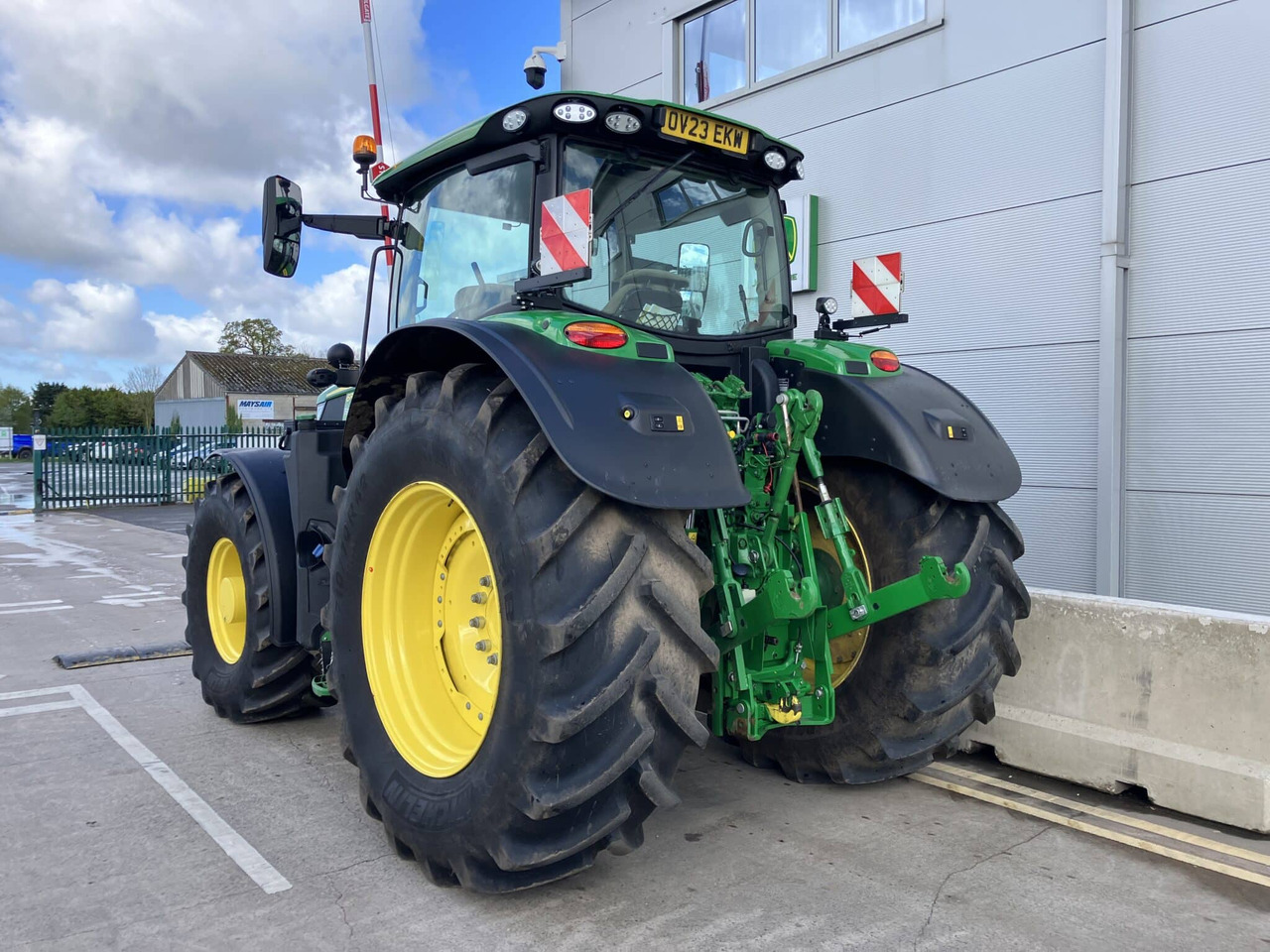 John Deere 6R 215 - Tractor: foto 3 John Deere 6R 215 - Tractor: foto 3