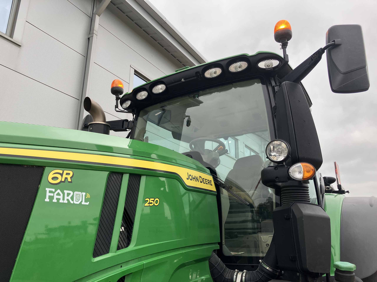 Tractor John Deere 6R 250: foto 9 Tractor John Deere 6R 250: foto 9