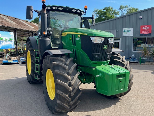 John Deere 6R 250 - Tractor: foto 4 John Deere 6R 250 - Tractor: foto 4