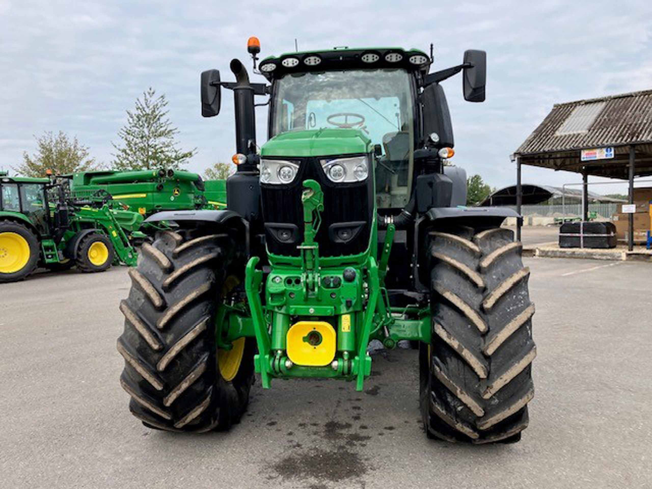 John Deere 6R 250 - Tractor: foto 2 John Deere 6R 250 - Tractor: foto 2