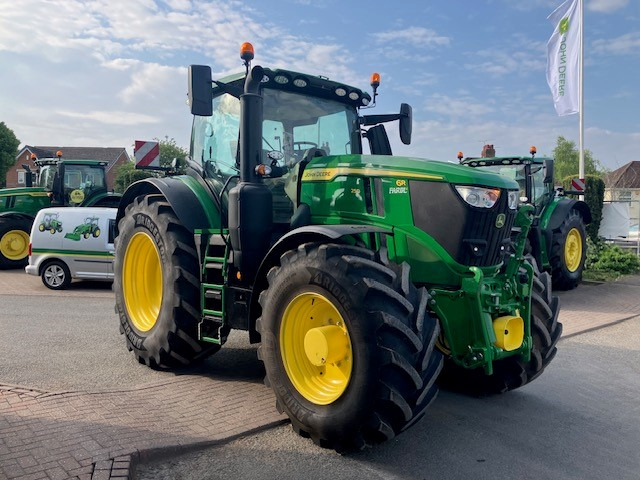 John Deere 6R 250 - Tractor: foto 4 John Deere 6R 250 - Tractor: foto 4