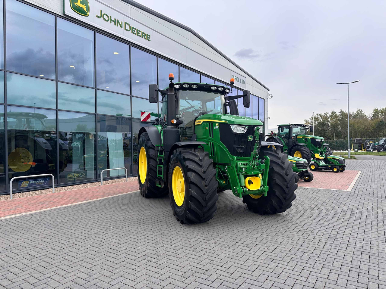 John Deere 6R 250 - Tractor: foto 3 John Deere 6R 250 - Tractor: foto 3