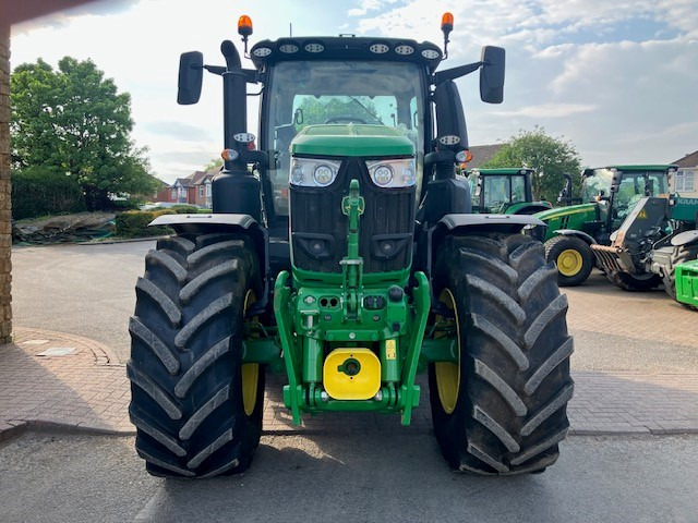 John Deere 6R 250 - Tractor: foto 3 John Deere 6R 250 - Tractor: foto 3