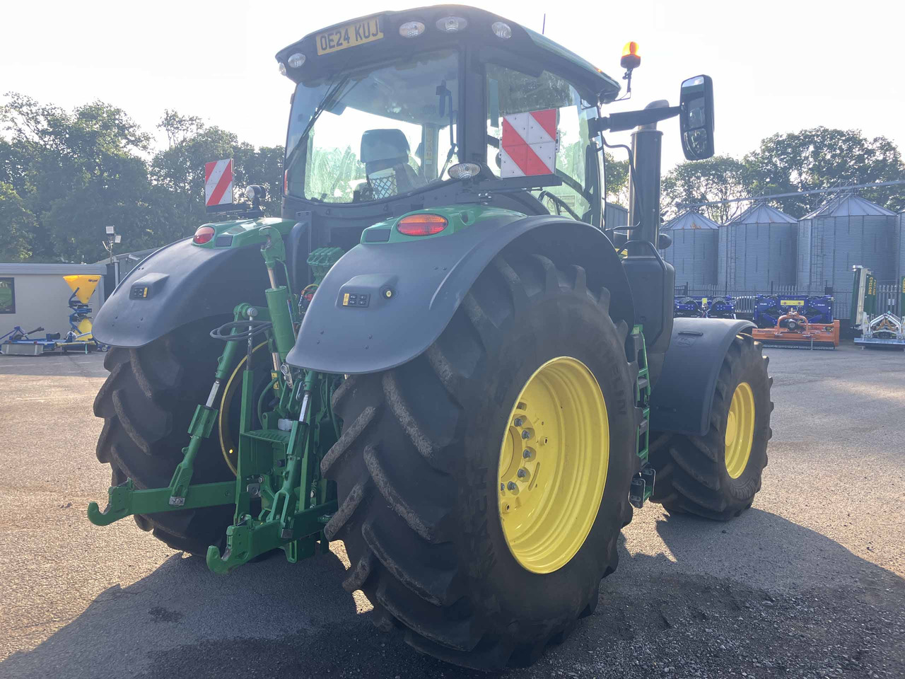 John Deere 6R 250 - Tractor: foto 5 John Deere 6R 250 - Tractor: foto 5