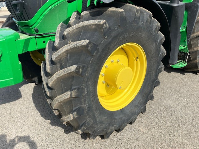John Deere 6R 250 - Tractor: foto 2 John Deere 6R 250 - Tractor: foto 2