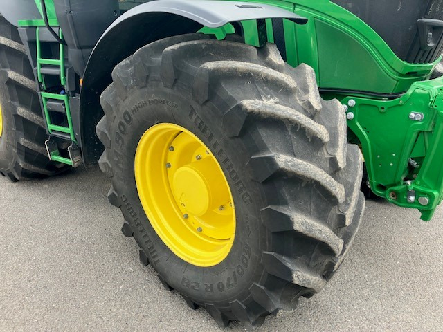 John Deere 6R250 - Tractor: foto 2 John Deere 6R250 - Tractor: foto 2