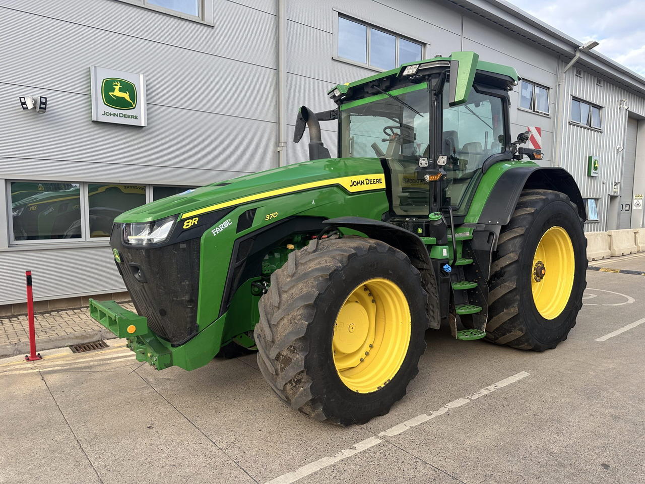 John Deere 8R 370 - Tractor: foto 1 John Deere 8R 370 - Tractor: foto 1