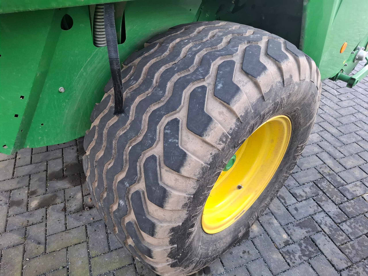 John Deere V451R - Maquinaria de henificación: foto 5 John Deere V451R - Maquinaria de henificación: foto 5