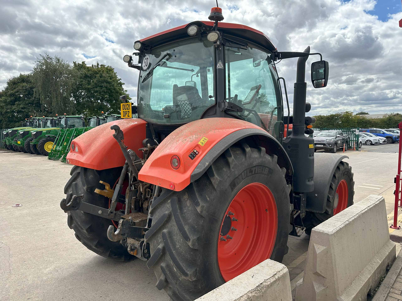 Kubota M7173 Premium KVT - Tractor: foto 5 Kubota M7173 Premium KVT - Tractor: foto 5