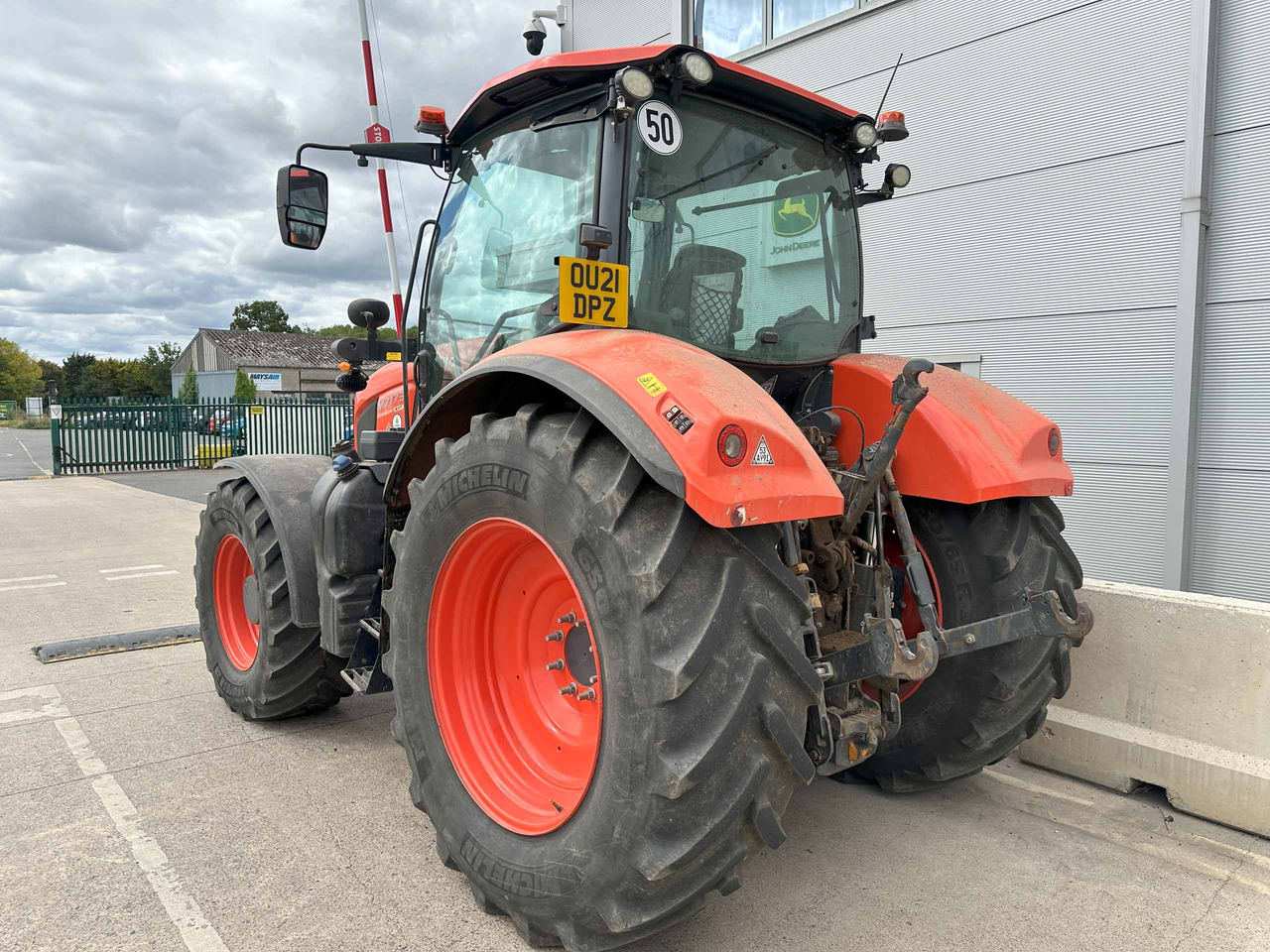 Kubota M7173 Premium KVT - Tractor: foto 2 Kubota M7173 Premium KVT - Tractor: foto 2