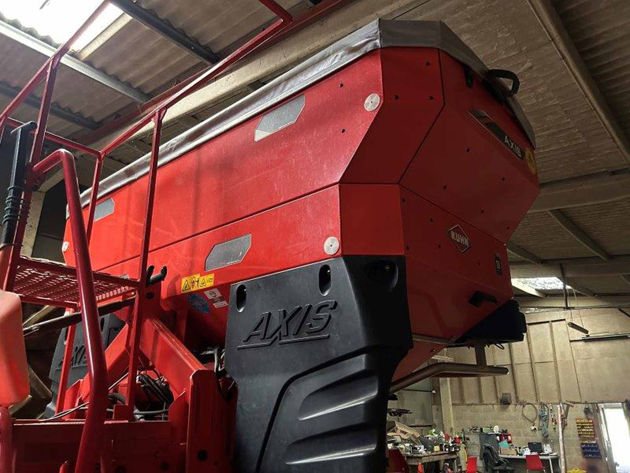 Kuhn Axis 40.2 H-EMC-W - Esparcidor de fertilizantes: foto 3 Kuhn Axis 40.2 H-EMC-W - Esparcidor de fertilizantes: foto 3