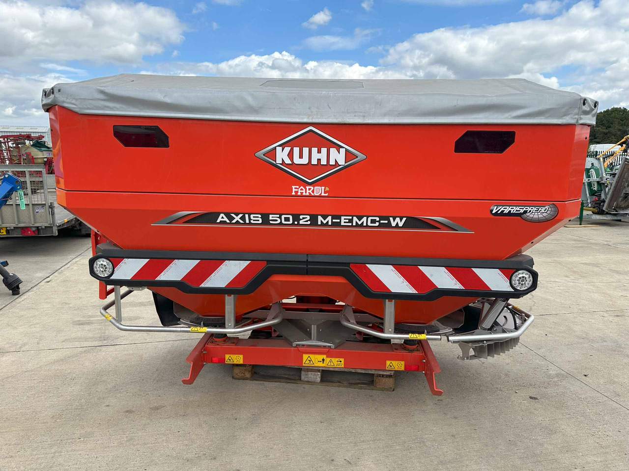 Kuhn Axis 50.2 M-EMC-W - Esparcidor de fertilizantes: foto 1 Kuhn Axis 50.2 M-EMC-W - Esparcidor de fertilizantes: foto 1