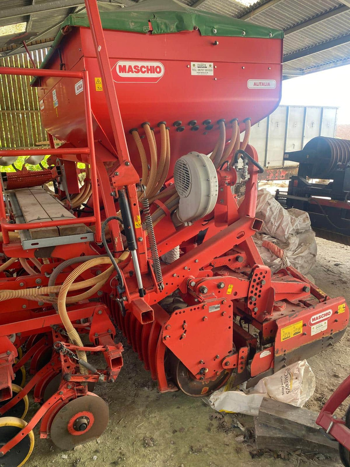 Maschio Alitalia 3mtr drill with 3mtr Power Harrow - Combinado de siembra: foto 2 Maschio Alitalia 3mtr drill with 3mtr Power Harrow - Combinado de siembra: foto 2