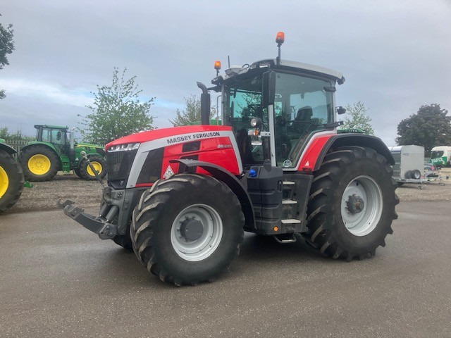 Massey Ferguson 8S.245 - Tractor: foto 1 Massey Ferguson 8S.245 - Tractor: foto 1