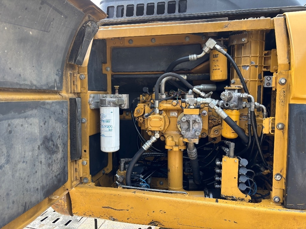 Excavadora de cadenas CAT 323 D LN: foto 10
