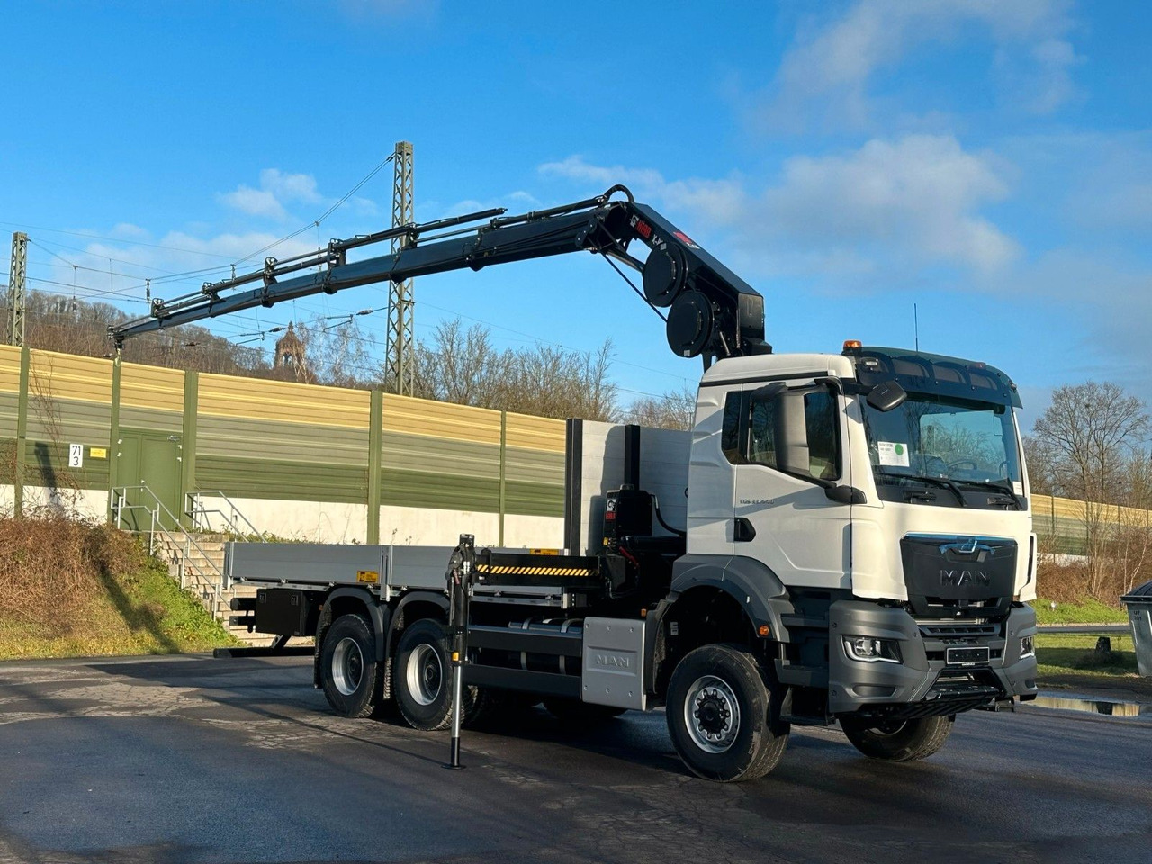 MAN TGS 33.440 6x6 Kran HIAB 228-6 - Camión grúa: foto 1 MAN TGS 33.440 6x6 Kran HIAB 228-6 - Camión grúa: foto 1
