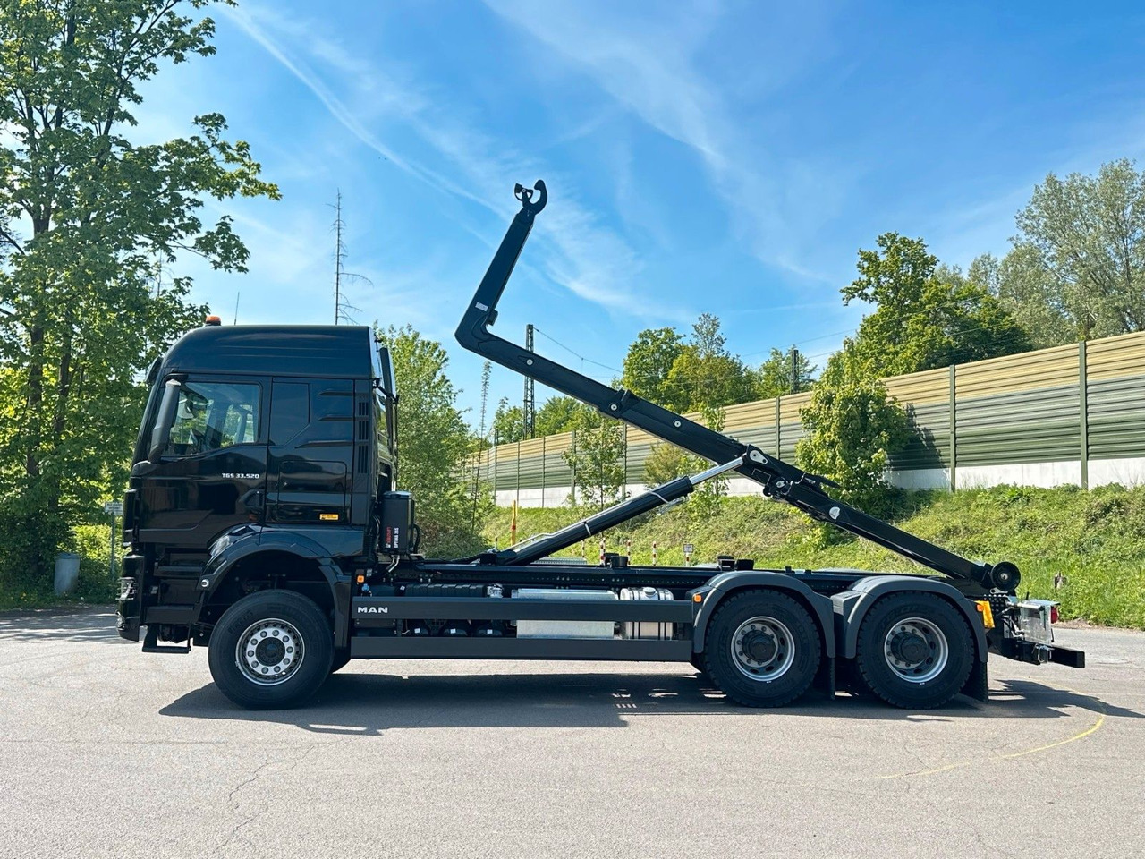 MAN TGS 33.520 6X4 Euro6e Abrollkipper MULTILIFT - Camión multibasculante, Camión grúa: foto 4 MAN TGS 33.520 6X4 Euro6e Abrollkipper MULTILIFT - Camión multibasculante, Camión grúa: foto 4