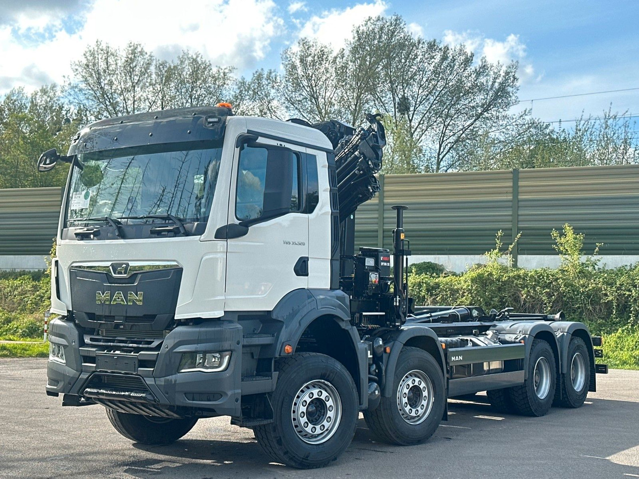 MAN TGS 35.520 8x4 Abrollkipper + Kran HIAB 228-6 - Camión multibasculante, Camión grúa: foto 3 MAN TGS 35.520 8x4 Abrollkipper + Kran HIAB 228-6 - Camión multibasculante, Camión grúa: foto 3