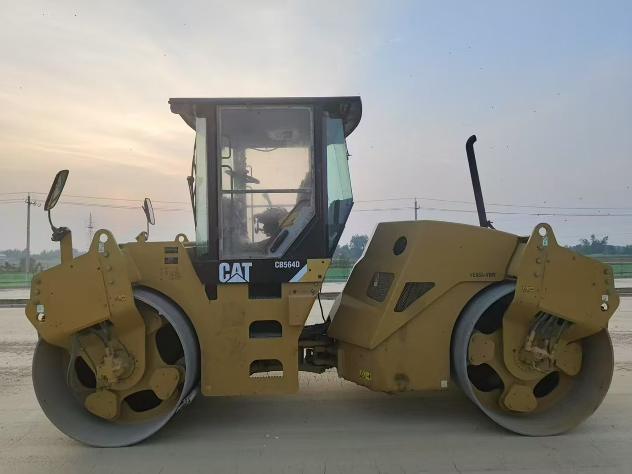 CATERPILLAR CB564D - Rodillo: foto 2 CATERPILLAR CB564D - Rodillo: foto 2