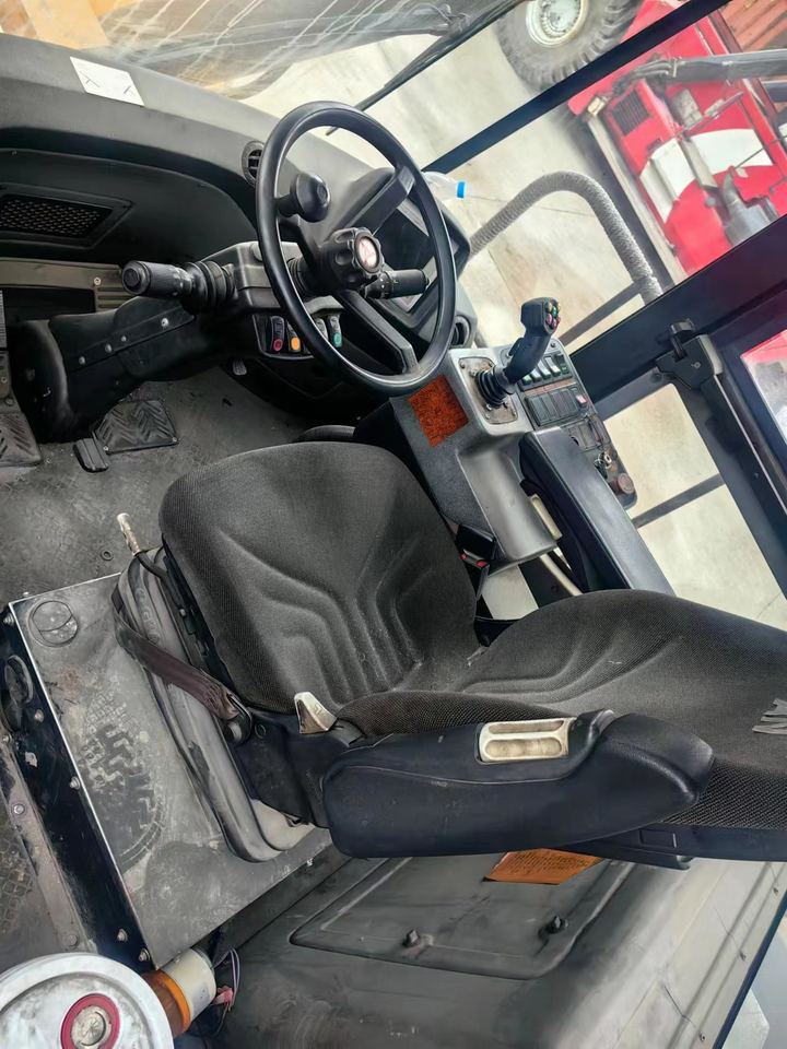 Good Condition USED Crane SRSC45C23 45 Ton Frontal Crane Container Crane - Reach stacker: foto 5 Good Condition USED Crane SRSC45C23 45 Ton Frontal Crane Container Crane - Reach stacker: foto 5