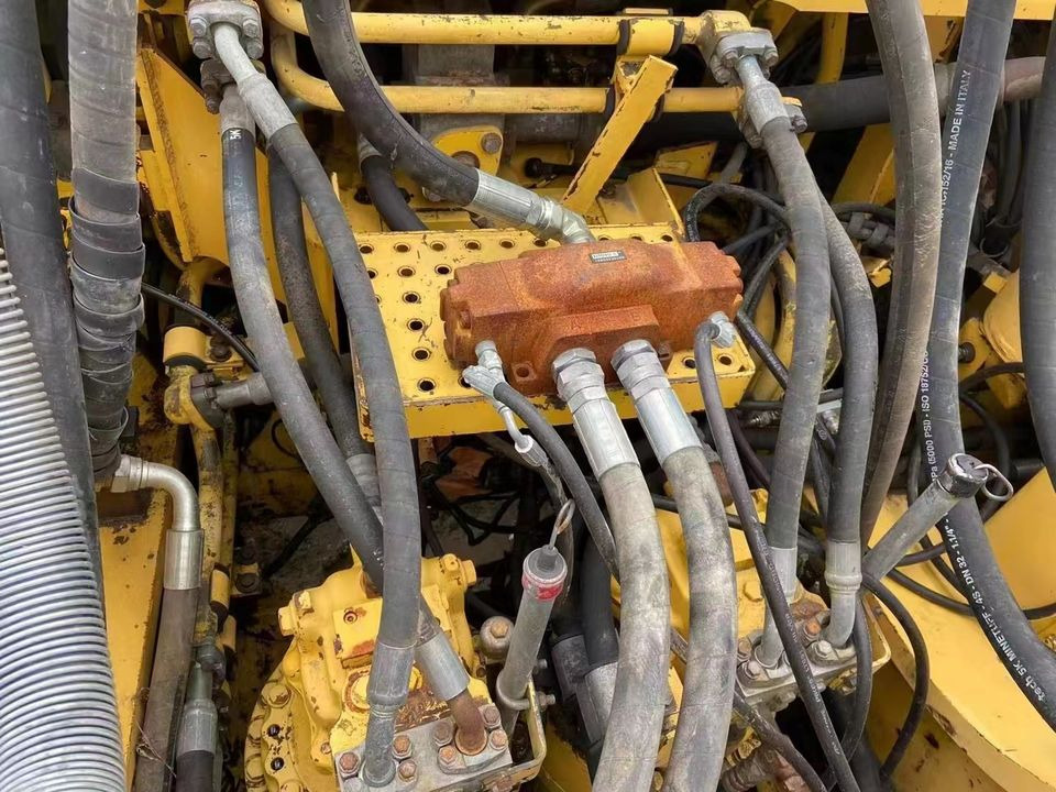 USED EXCAVATOR Good Condition Komatsu PC600-8 Original Japan Cheap Used Excavators Used Original Japan Komatsu PC600 - Excavadora de cadenas: foto 3 USED EXCAVATOR Good Condition Komatsu PC600-8 Original Japan Cheap Used Excavators Used Original Japan Komatsu PC600 - Excavadora de cadenas: foto 3