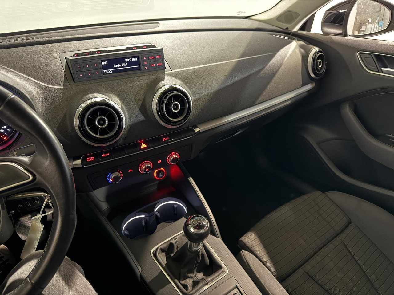 Audi | A3 Limousine | 1.6 TDI Ambition Pro Line Plus | 2014 | 271.612 km | GG798Z | Onlogisch - Sedan: foto 2 Audi | A3 Limousine | 1.6 TDI Ambition Pro Line Plus | 2014 | 271.612 km | GG798Z | Onlogisch - Sedan: foto 2