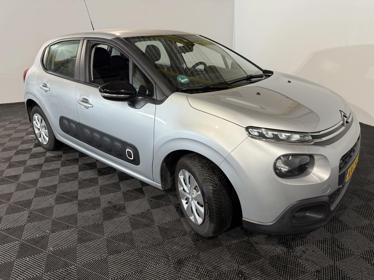 Citroen | C3 | 1.2 PureTech Feel 105g | 2016 | 175.577 km | KX240S | Logisch - Hatchback: foto 2 Citroen | C3 | 1.2 PureTech Feel 105g | 2016 | 175.577 km | KX240S | Logisch - Hatchback: foto 2