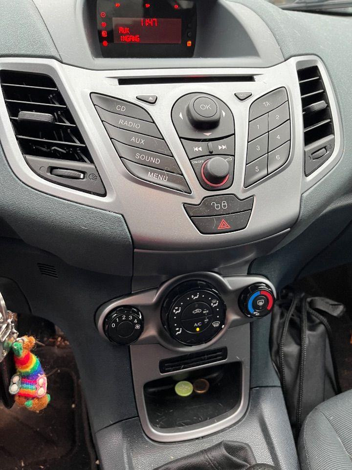 Ford Fiesta 1.25 Limited | 2011 | 186.640 km | 30PHS3 | NAP: Logisch - Hatchback: foto 5 Ford Fiesta 1.25 Limited | 2011 | 186.640 km | 30PHS3 | NAP: Logisch - Hatchback: foto 5