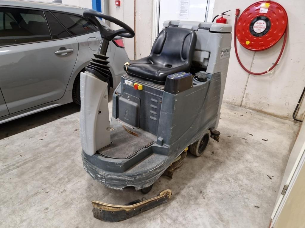 Nilfisk BR 755 Ecoflex Zit-Schrobmachine – 2015 - Maquinaria de limpieza: foto 1 Nilfisk BR 755 Ecoflex Zit-Schrobmachine – 2015 - Maquinaria de limpieza: foto 1
