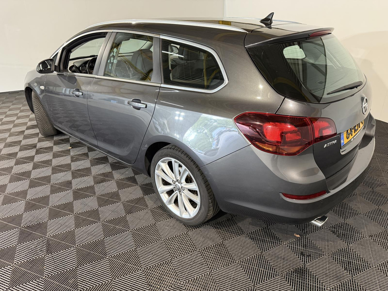 Opel Astra Sports Tourer 1.4 Turbo Cosmo 64-RJV-4 - Coche: foto 3 Opel Astra Sports Tourer 1.4 Turbo Cosmo 64-RJV-4 - Coche: foto 3