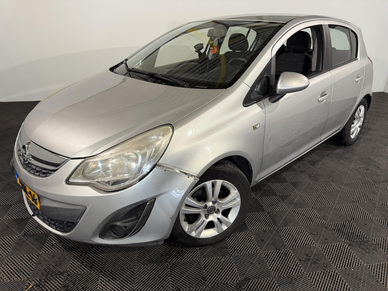 Opel | Corsa | 1.2-16V Anniversary Edition | 2012 | 230.142 km | 5THL16 | Onlogisch - Hatchback: foto 1 Opel | Corsa | 1.2-16V Anniversary Edition | 2012 | 230.142 km | 5THL16 | Onlogisch - Hatchback: foto 1