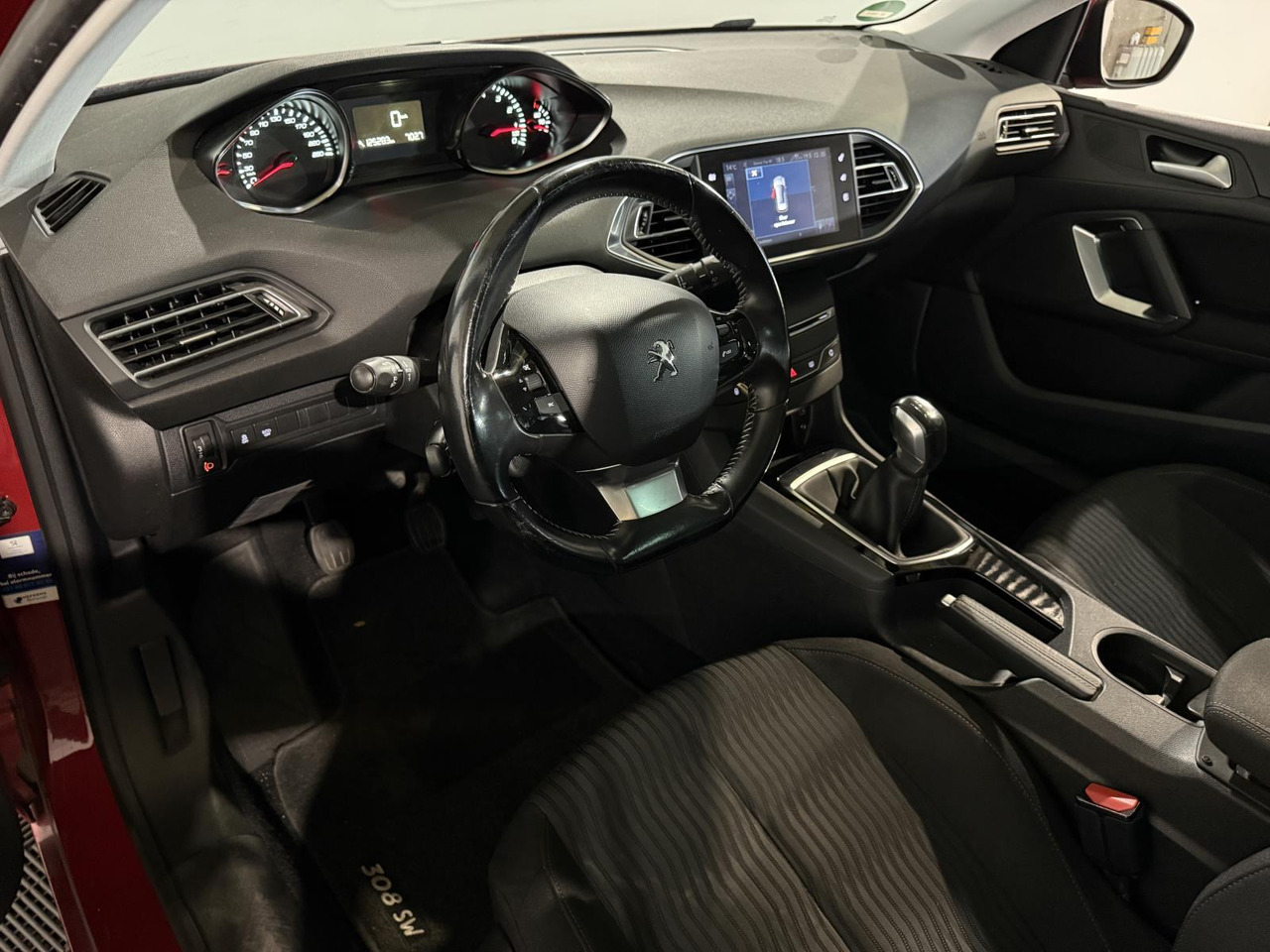 Peugeot | 308 SW | 1.2 PureTech Blue Lion | 2017 | 125.283 km | NL320L | Logisch - Coche: foto 4 Peugeot | 308 SW | 1.2 PureTech Blue Lion | 2017 | 125.283 km | NL320L | Logisch - Coche: foto 4